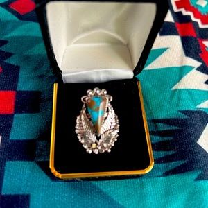 Turquoise costume ring. size 7